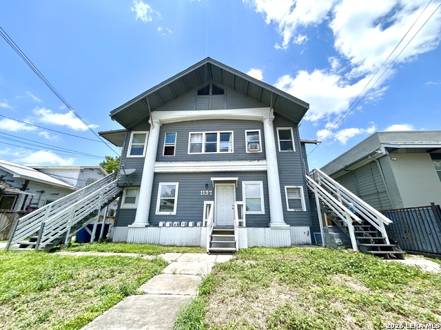 1137 W Ashby Pl Property Photo 2