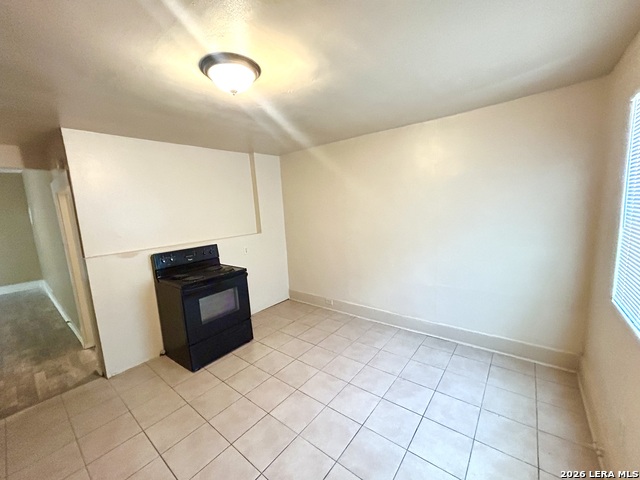 1137 W Ashby Pl Property Photo 4