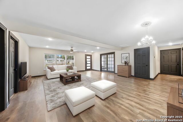 2643 W Gramercy Property Photo 1