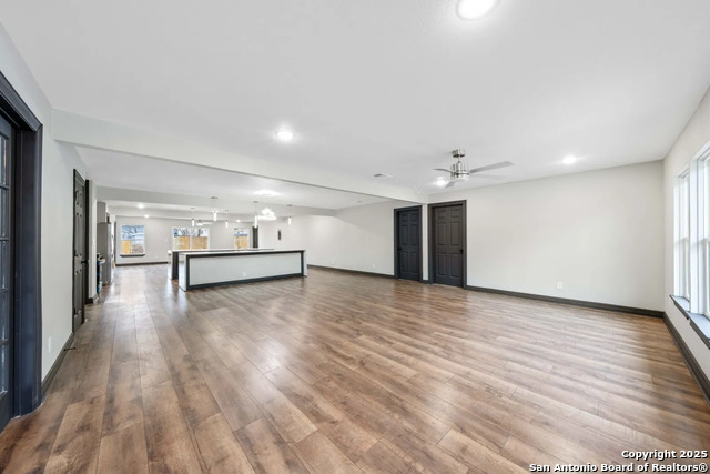 2643 W Gramercy Property Photo 4