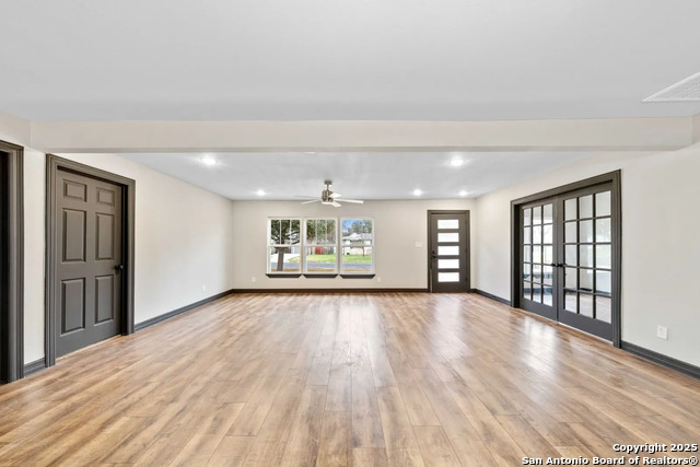2643 W Gramercy Property Photo 5