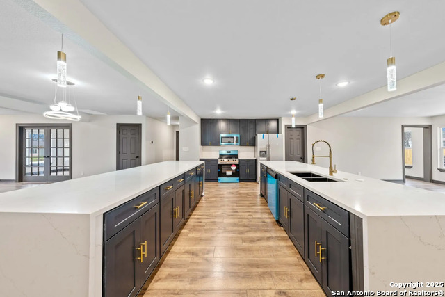 2643 W Gramercy Property Photo 6