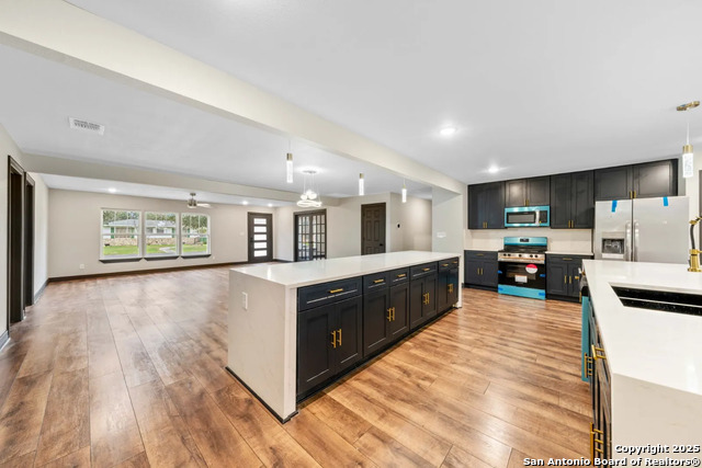 2643 W Gramercy Property Photo 8