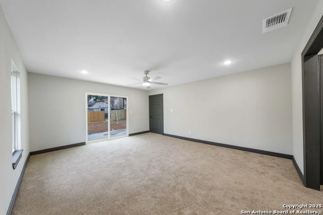 2643 W Gramercy Property Photo 17