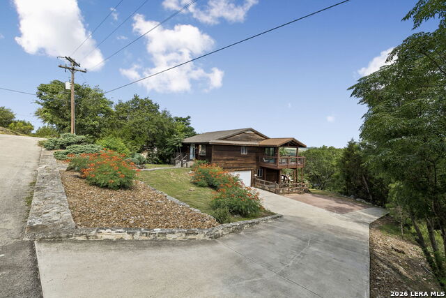 1121 Bradstreet Property Photo 9