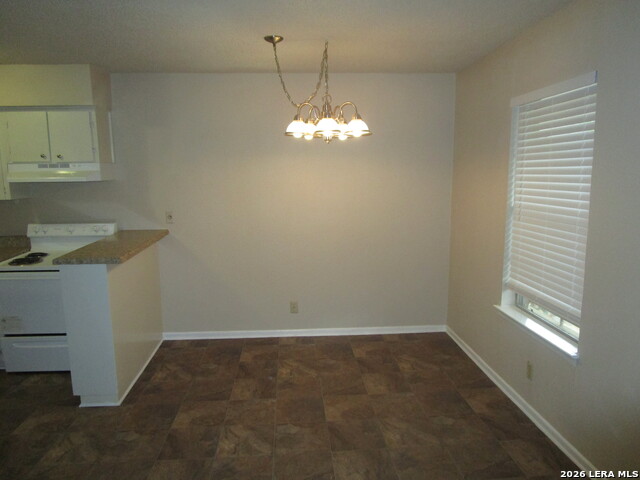 718 W Russell Pl Property Photo 2