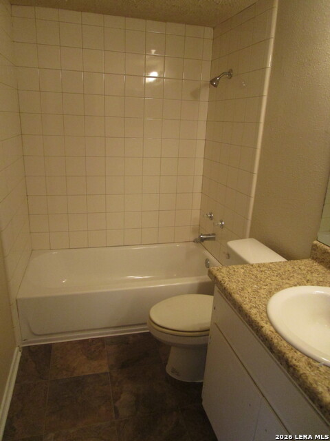 718 W Russell Pl Property Photo 9