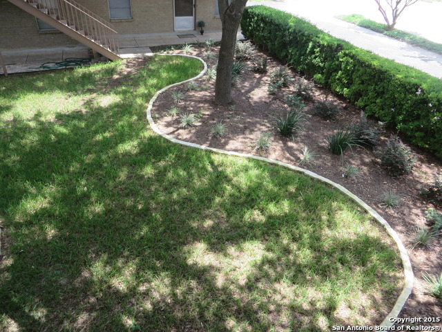 718 W Russell Pl Property Photo 11