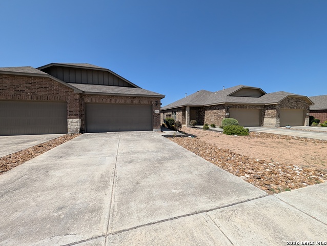 1231 Old Fm 306 Property Photo 2