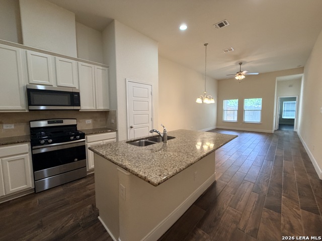 1231 Old Fm 306 Property Photo 4