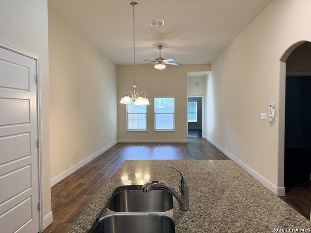 1231 Old Fm 306 Property Photo 9