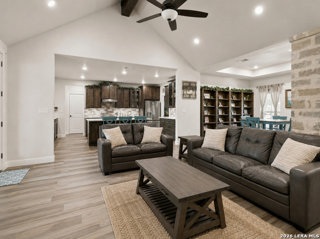 125 White Oak Trl Property Photo 6