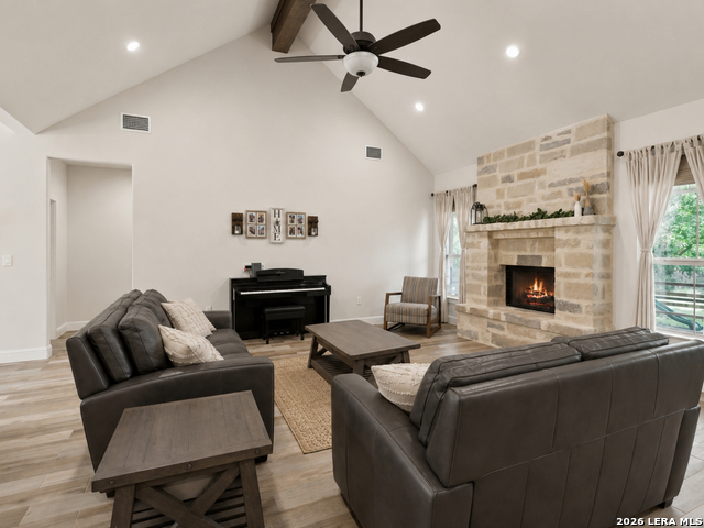 125 White Oak Trl Property Photo 7