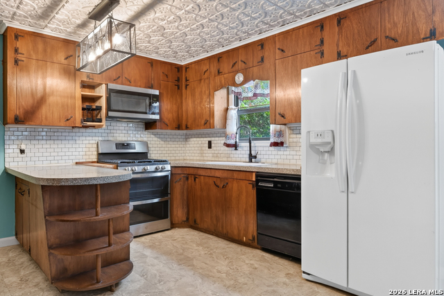 234 Irvington Property Photo 8