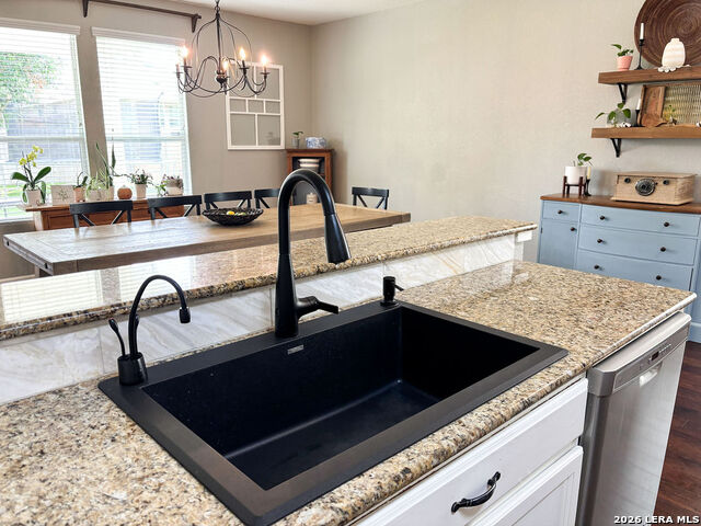 15903 Silver Rose Property Photo 14