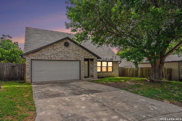 7911 Oval Mdws Property Photo 2