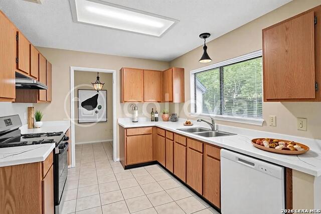 7911 Oval Mdws Property Photo 9