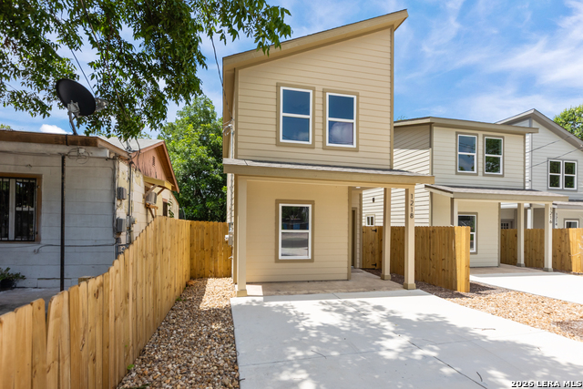 1218 Aransas Ave Property Photo 1
