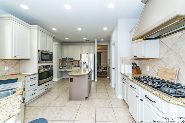 15814 Seekers St Property Photo 8
