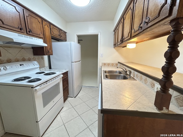 13554 Bret Harte St Property Photo 4
