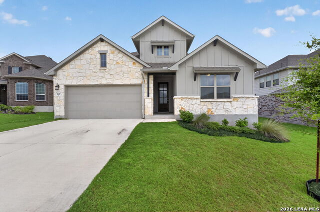 207 Foxtail Woods Property Photo 1