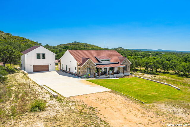 147 Gray Wolf Property Photo 3