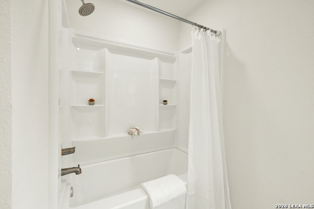 312 N Lavernia Property Photo 18