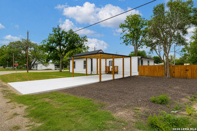 312 N Lavernia Property Photo 32