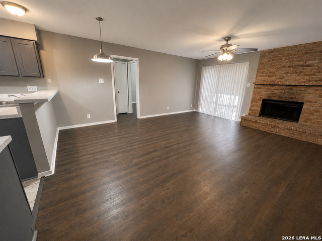4704 Oakfield Way Property Photo 2