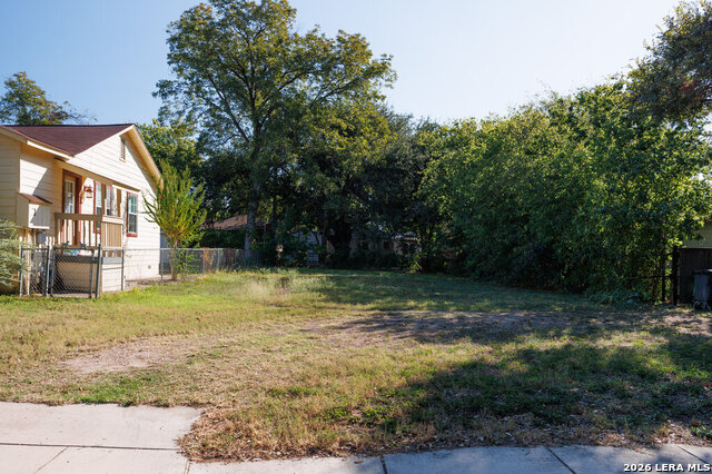 220 Pershing Ave Property Photo 6