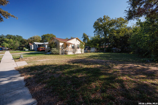 220 Pershing Ave Property Photo 7