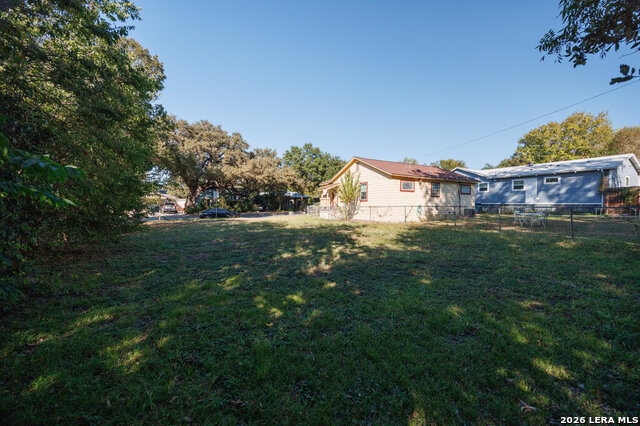 220 Pershing Ave Property Photo 8