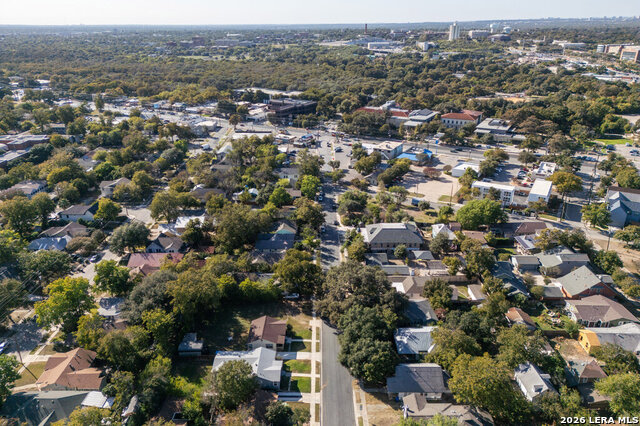 220 Pershing Ave Property Photo 12