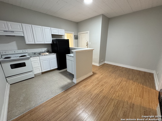 407 E Locust Property Photo 2