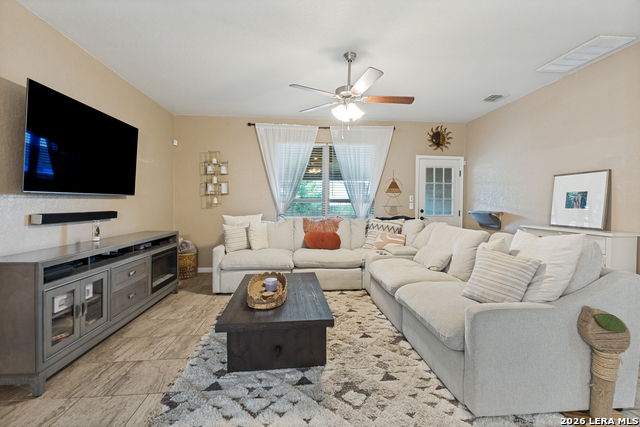 6719 Hibiscus Fls Property Photo 4