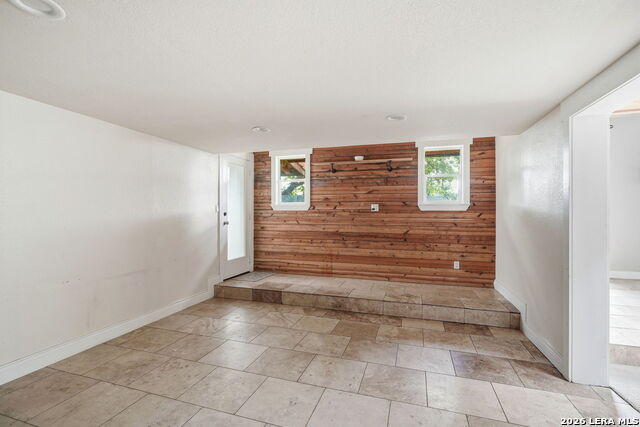 606 E Austin St Property Photo 10