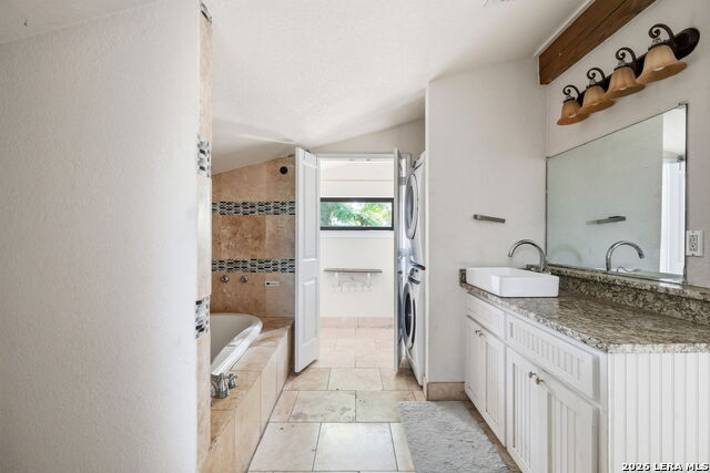 606 E Austin St Property Photo 13