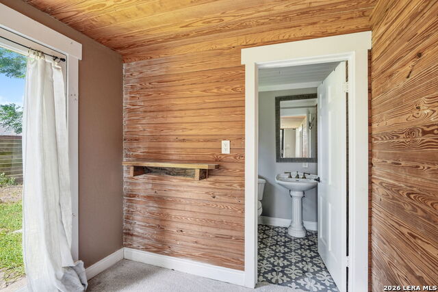 606 E Austin St Property Photo 17