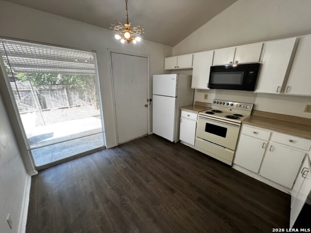 7012 Glen Pass Property Photo 4