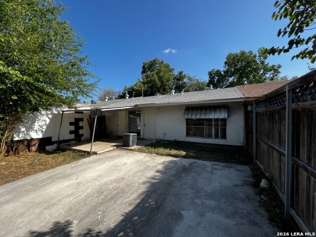 7012 Glen Pass Property Photo 10