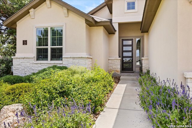 2 Canario Ln Property Photo 3