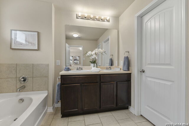 8750 Fischer Fls Property Photo 21