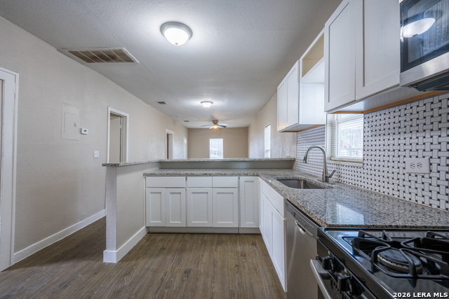 1731 Hays St Property Photo 10