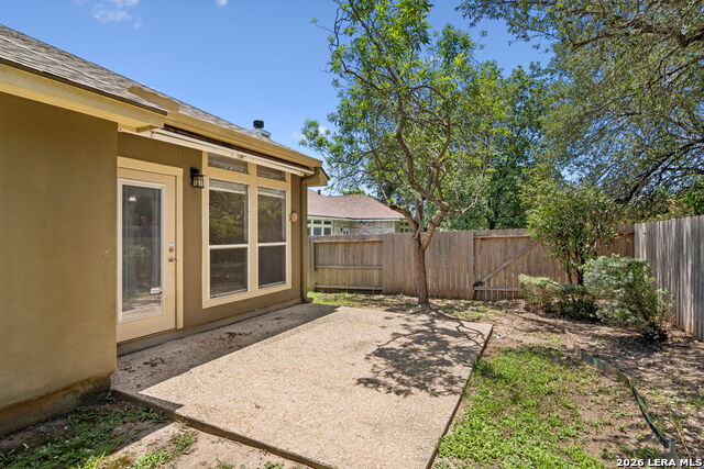 1303 Bluff Forest Property Photo 32