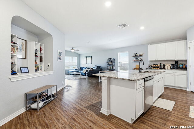 9514 Cord Grass Property Photo 5