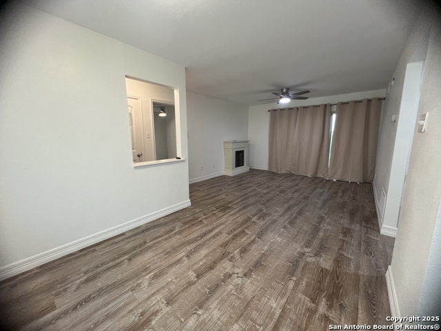 1033 Parkview Dr Property Photo 7
