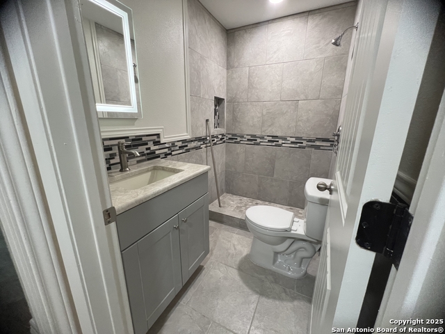 1033 Parkview Dr Property Photo 12