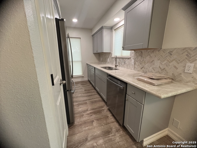 1033 Parkview Dr Property Photo 15