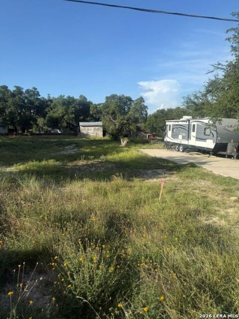 691 Flintstone Dr Property Photo 3