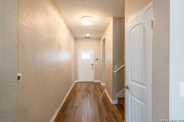 5526 Castle Brook Dr Property Photo 5